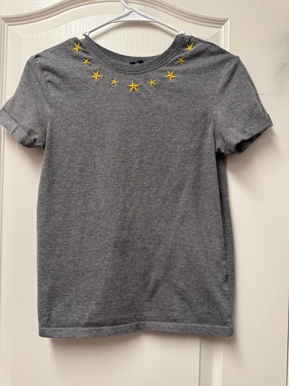 ' Gray Short-Sleeve Tee with Yellow Star Embroidery